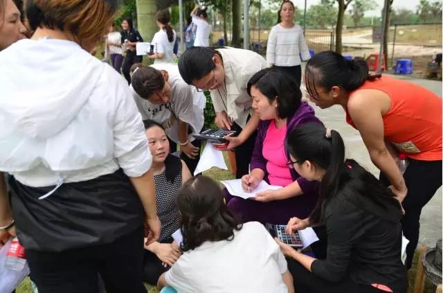 口哨發(fā)令、旗幟落下，比賽的完美呈現(xiàn)，離不開裁判員的辛苦付出，低調(diào)是他們的代名詞